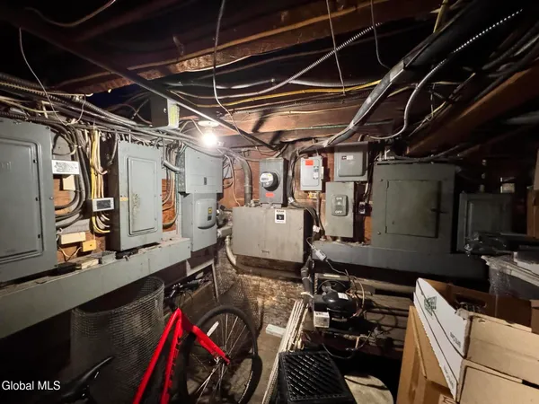 $599,000 | 572 2nd Avenue, Troy, NY 12182