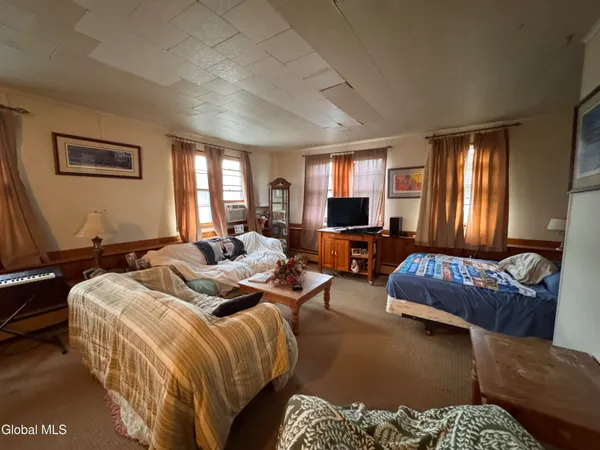 $599,000 | 572 2nd Avenue, Troy, NY 12182