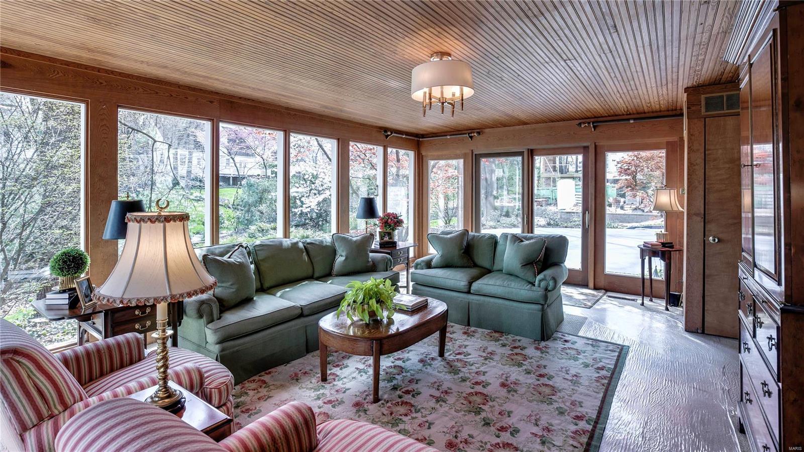 9848 Wild Deer Road Ladue, MO 63124 - Photo 17 of 33 Gallery Image 17