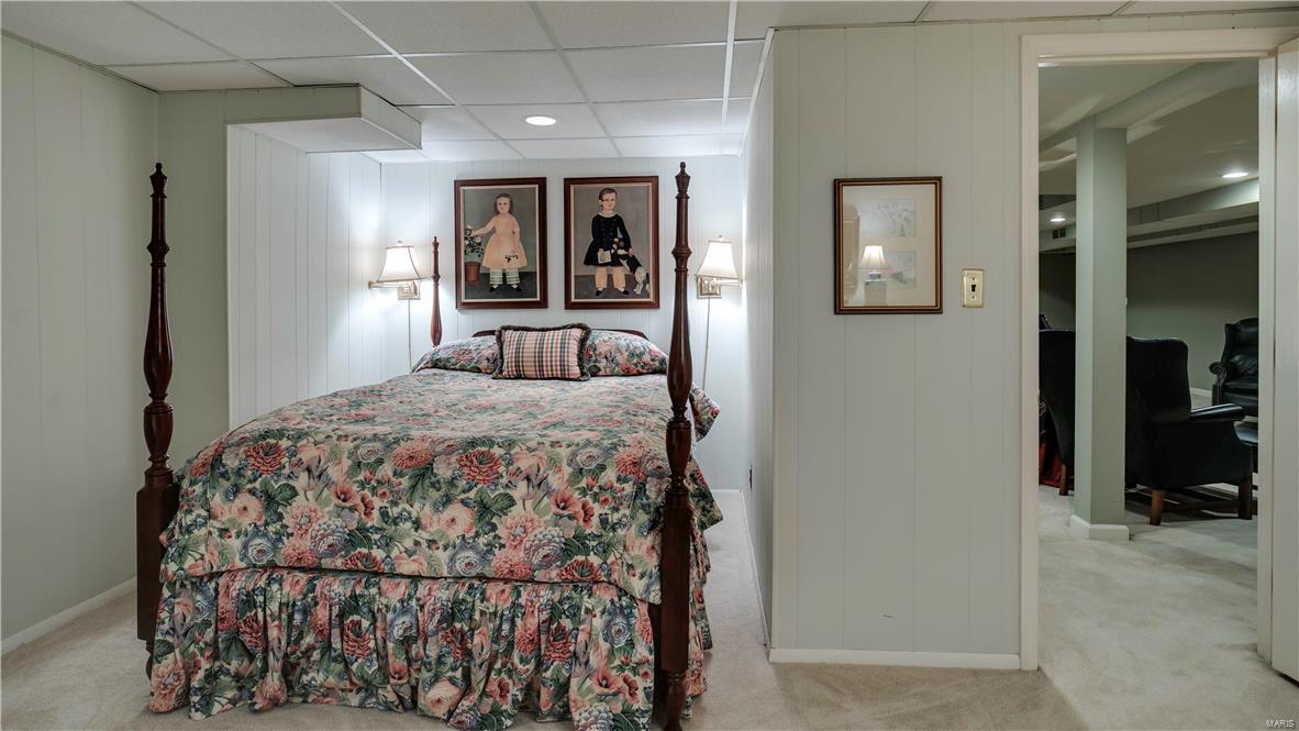 9848 Wild Deer Road Ladue, MO 63124 - Photo 28 of 33 Gallery Image 28