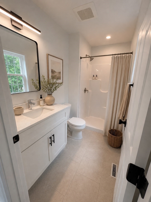 39 Lincoln Street, Unit A Webster, MA 01570 - Photo 13 of 36