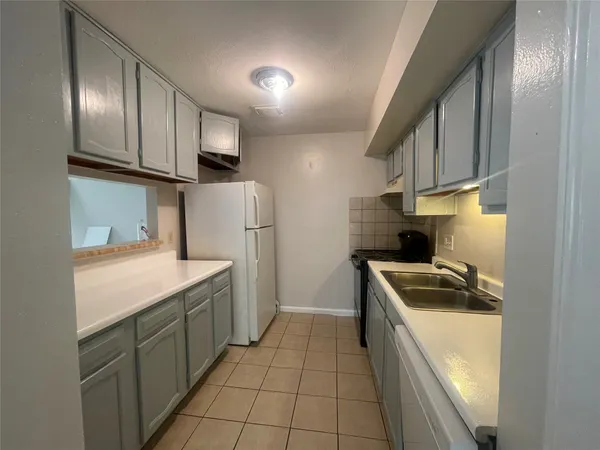 $1,250 | 7715 Rolling Ridge Drive, Houston, TX 77072