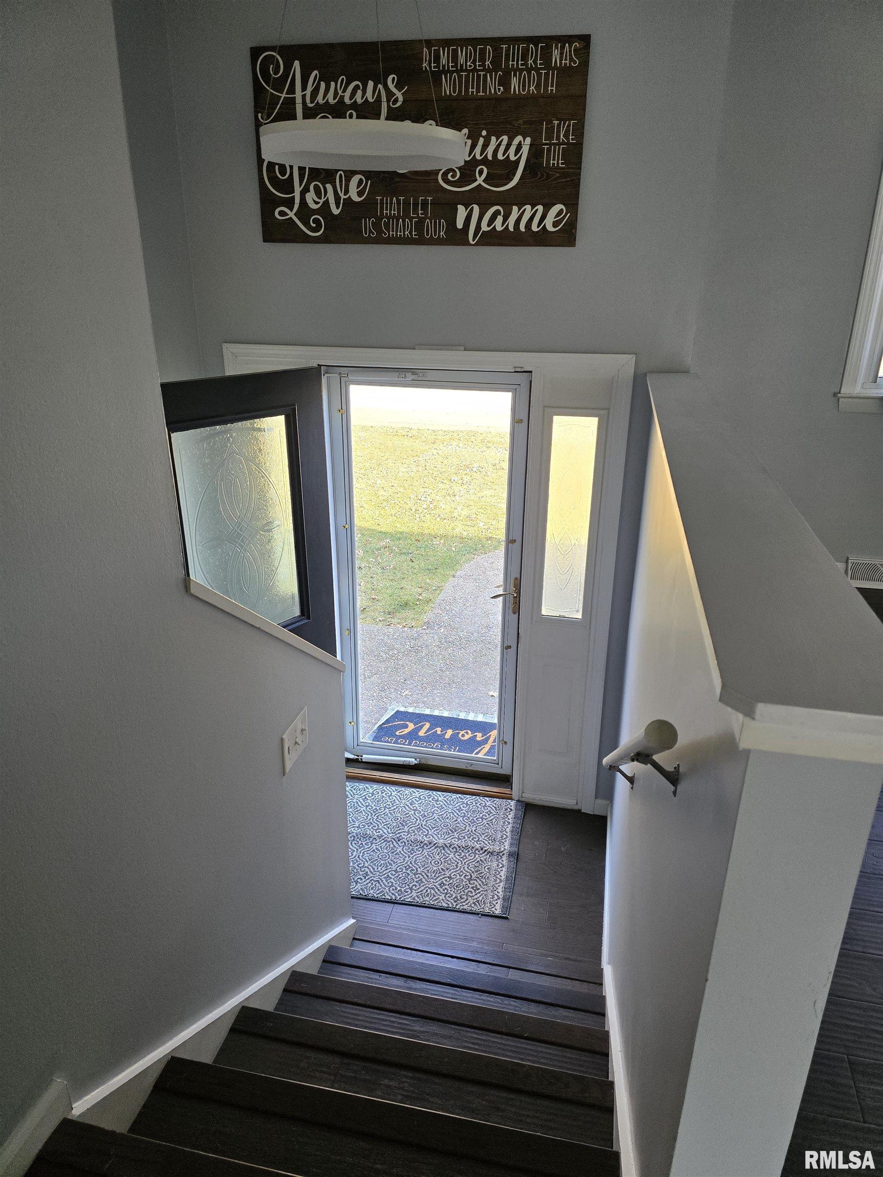 190 Stonegate Drive Canton, IL 61520 - Photo 17 of 67