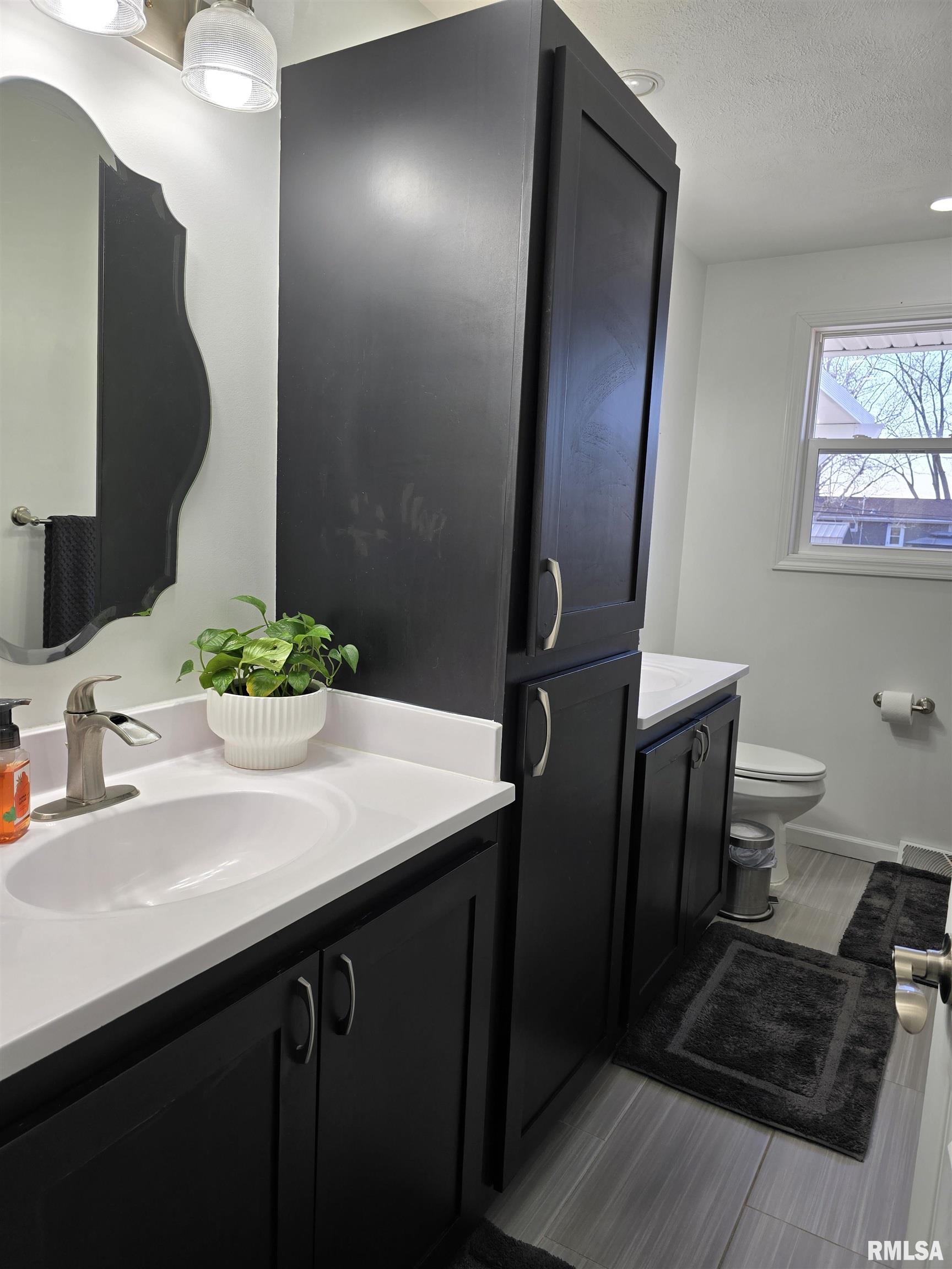 190 Stonegate Drive Canton, IL 61520 - Photo 28 of 67