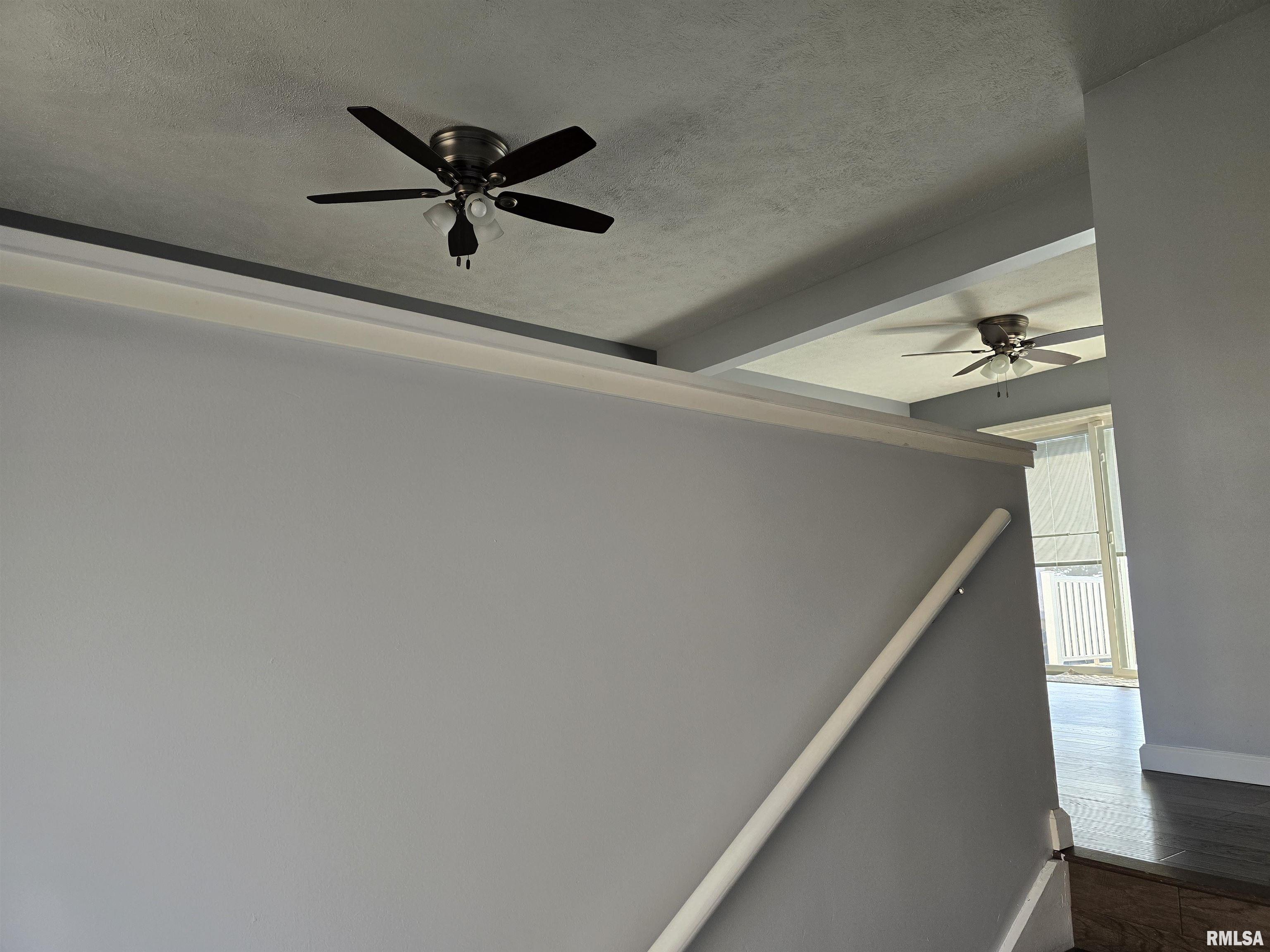 190 Stonegate Drive Canton, IL 61520 - Photo 3 of 67