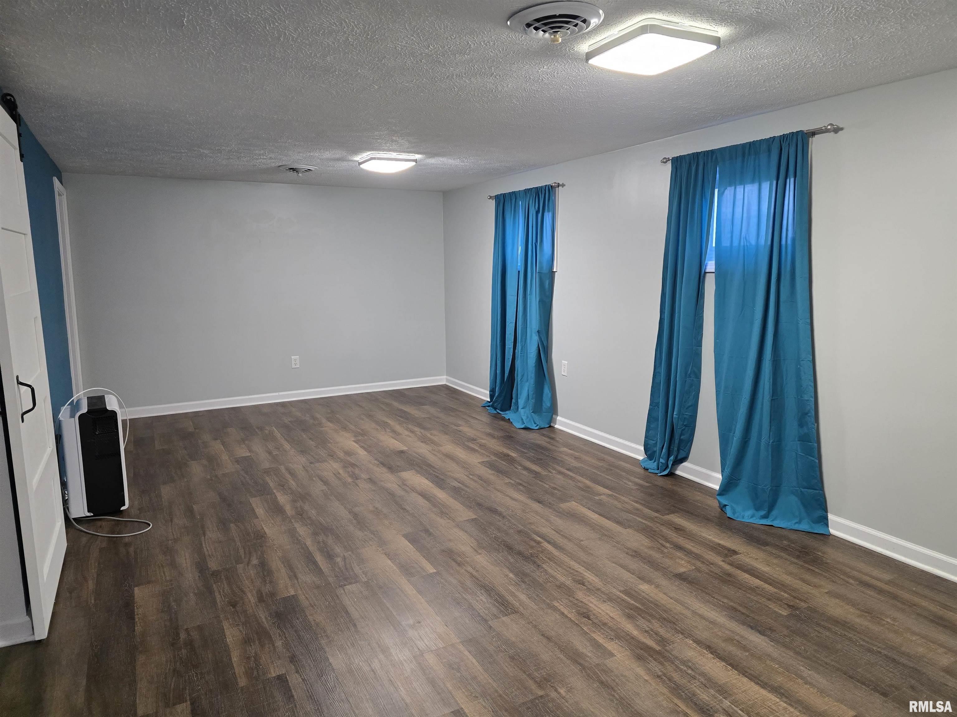 190 Stonegate Drive Canton, IL 61520 - Photo 37 of 67