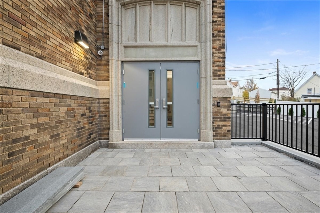 22 Waverly Street Worcester, MA 01604 - Photo 27 of 41