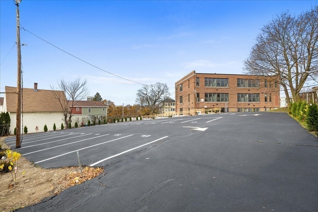 22 Waverly Street Worcester, MA 01604 - Photo 32 of 41