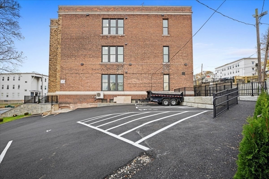 22 Waverly Street Worcester, MA 01604 - Photo 37 of 41