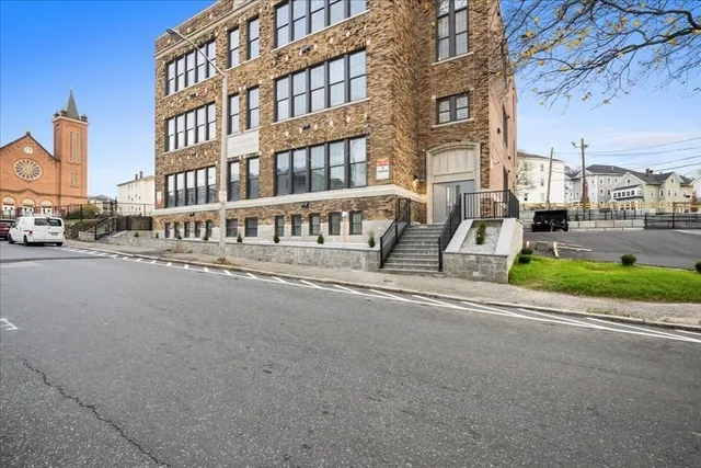 $14,000,000 | 22 Waverly Street, Worcester, MA 01604