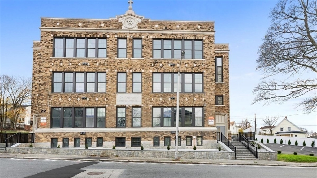 22 Waverly Street Worcester, MA 01604 - Photo 39 of 41 front view of a large building