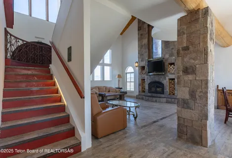 $1,195,000 | 60 Flying Frog Street, Dubois, WY 82513