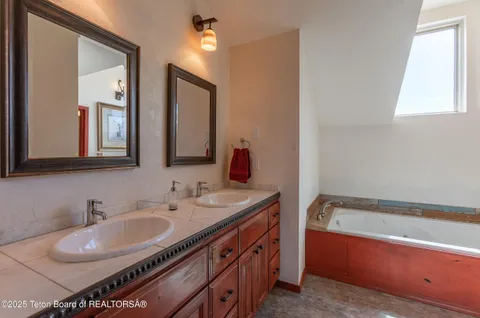 $1,195,000 | 60 Flying Frog Street, Dubois, WY 82513