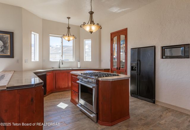 $1,195,000 | 60 Flying Frog Street, Dubois, WY 82513