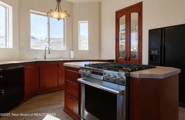 $1,195,000 | 60 Flying Frog Street, Dubois, WY 82513