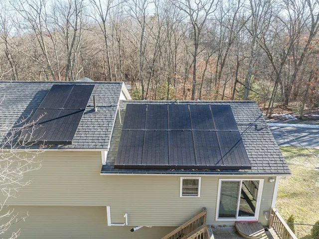 a picture of a floor with a white wall