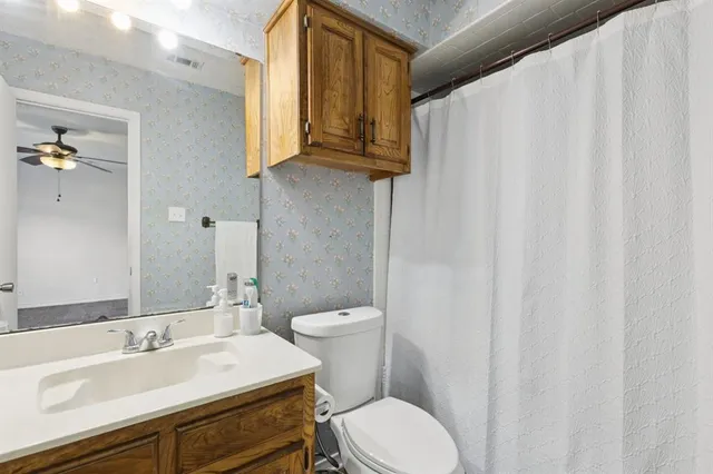 $1,395 | 110 Lee Street, Farmersville, TX 75442