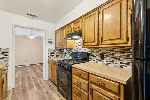 $1,395 | 110 Lee Street, Farmersville, TX 75442