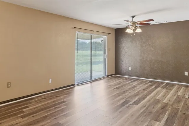 $1,395 | 110 Lee Street, Farmersville, TX 75442