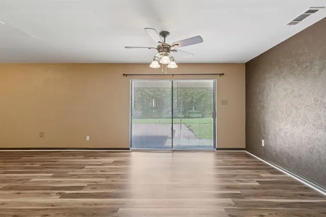 $1,395 | 110 Lee Street, Farmersville, TX 75442