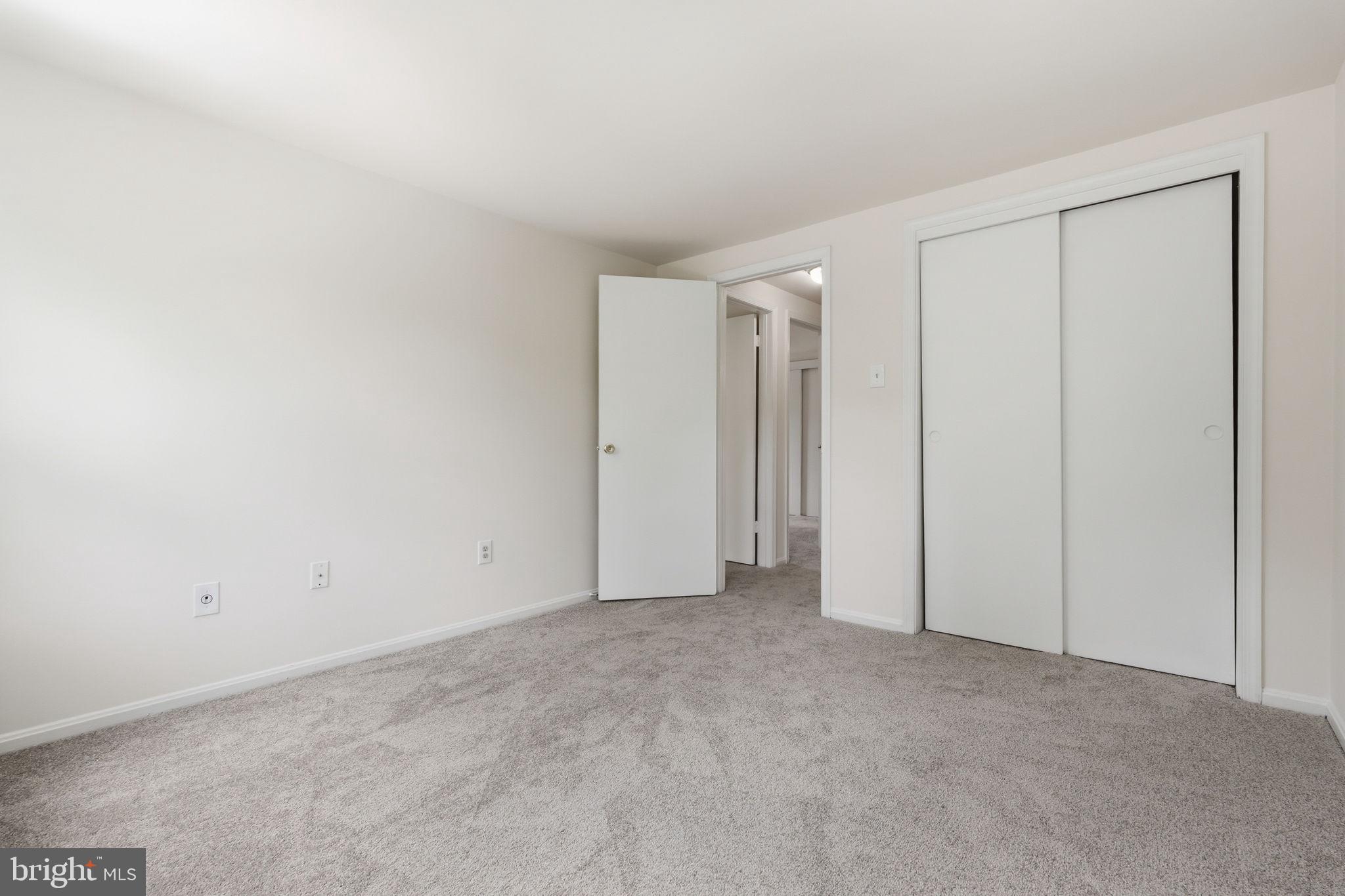 6017 Misty Arch Run Columbia, MD 21044 - Photo 20 of 39 Spacious, light-filled room awaits you.