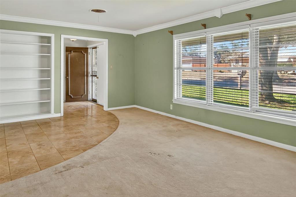 904 Northwest 7th Avenue Mineral Wells, TX 76067 - Photo 5 of 36 Formal Living Room