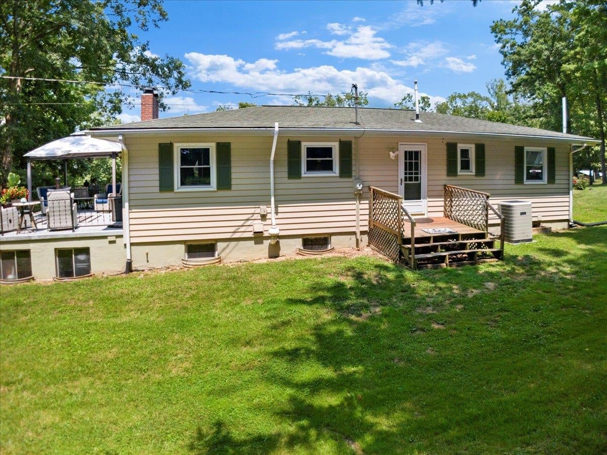 2110 Gate Road Christiansburg, VA 24073 - Photo 7 of 112 Gallery Image 7