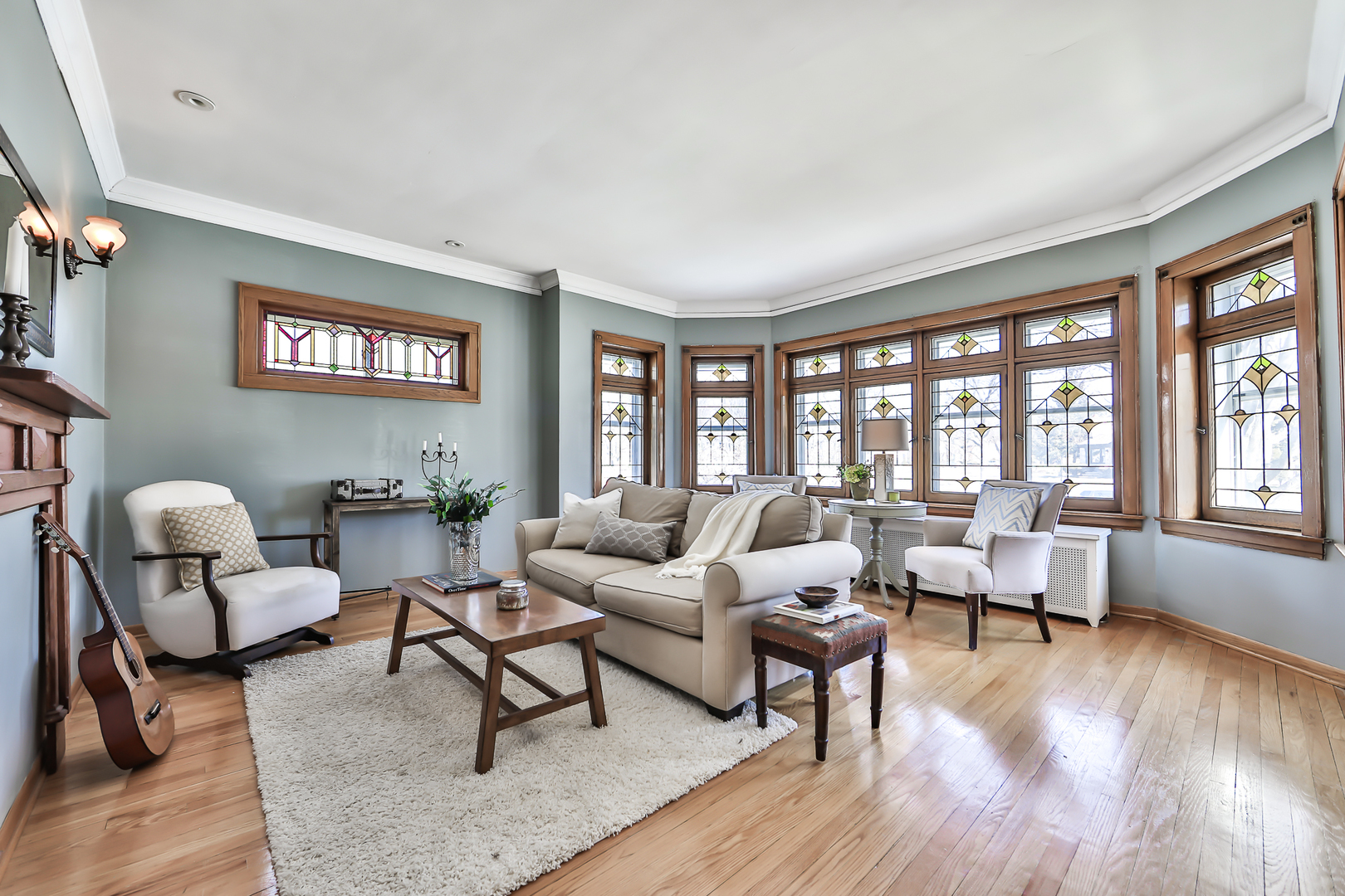 117 Southcote Road Riverside, IL 60546 - Photo 3 of 39 a living room with furniture and a large window