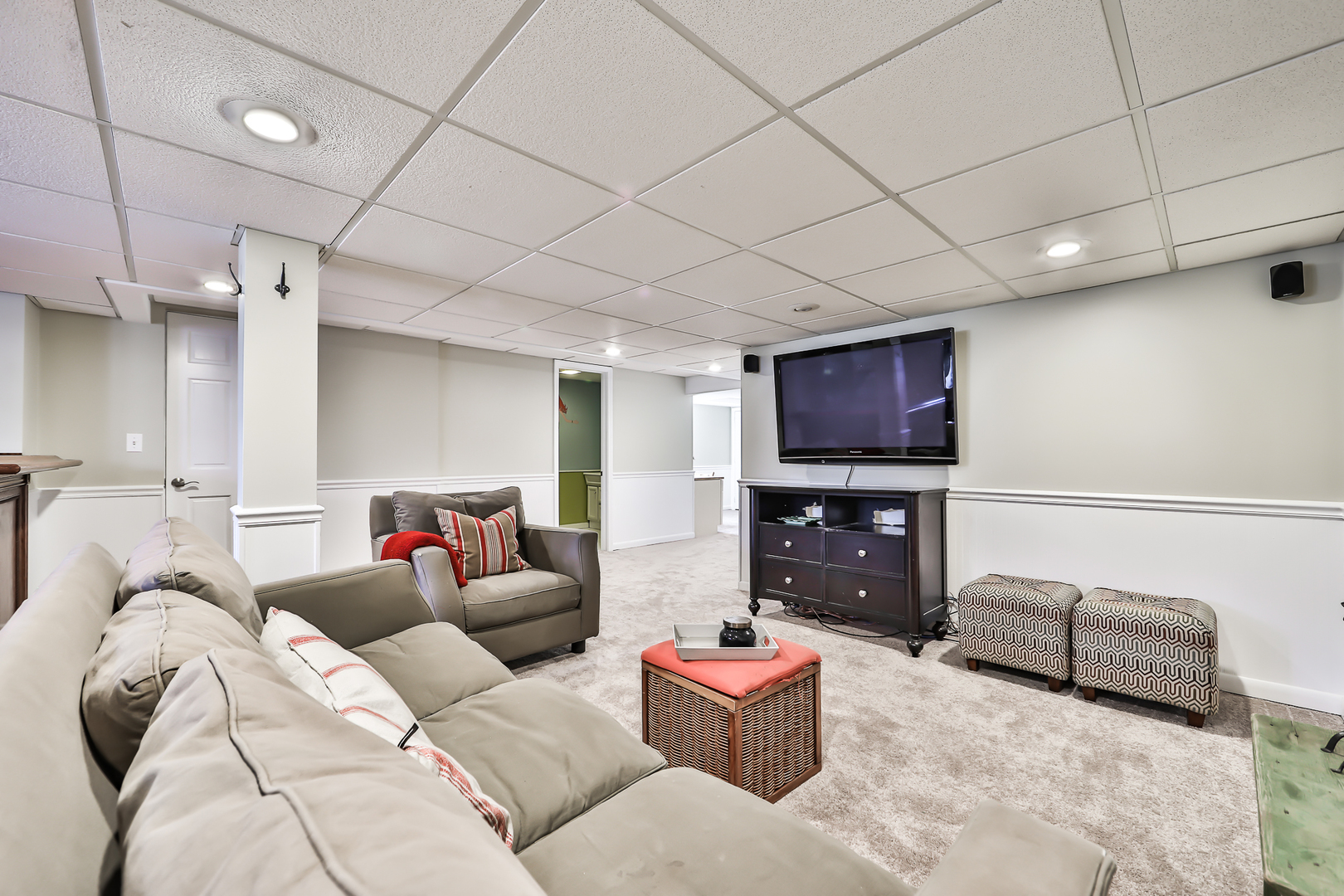 117 Southcote Road Riverside, IL 60546 - Photo 29 of 39 a living room with furniture and a flat screen tv