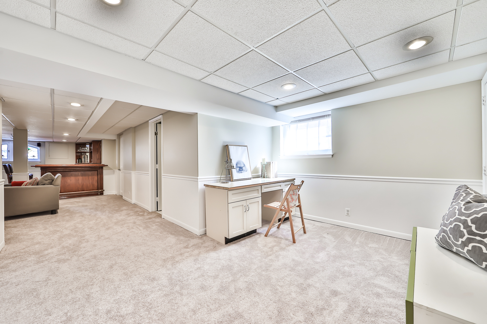 117 Southcote Road Riverside, IL 60546 - Photo 33 of 39 a view of a kitchen with furniture and a refrigerator