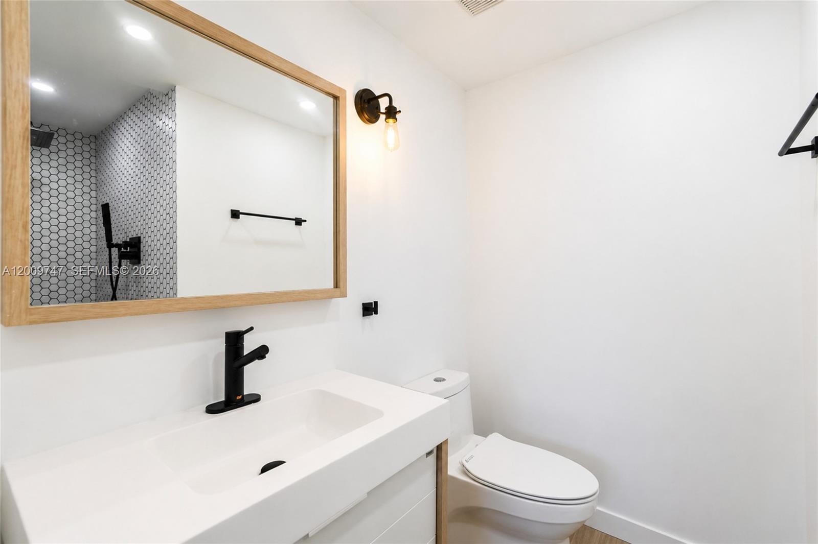1331 Lincoln Road, Unit 1304 Miami Beach, FL 33139 - Photo 15 of 23