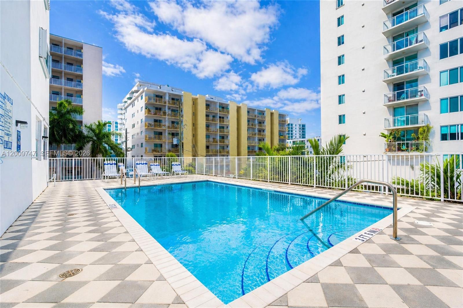 1331 Lincoln Road, Unit 1304 Miami Beach, FL 33139 - Photo 20 of 23