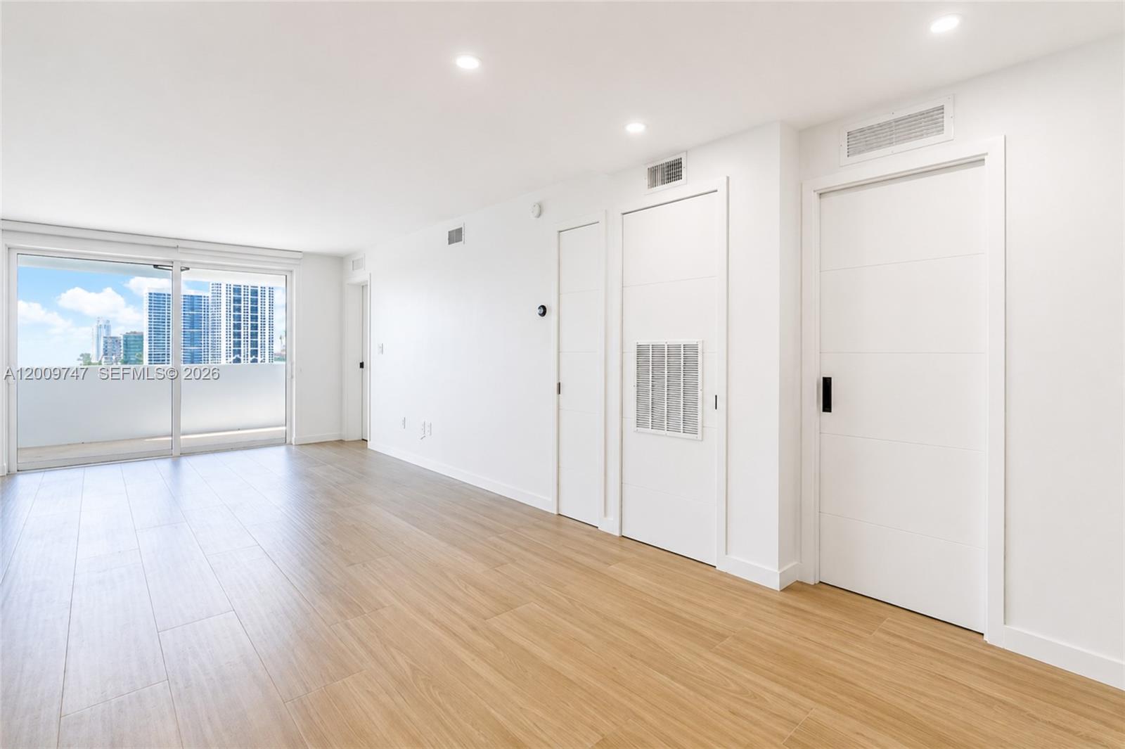 1331 Lincoln Road, Unit 1304 Miami Beach, FL 33139 - Photo 5 of 23