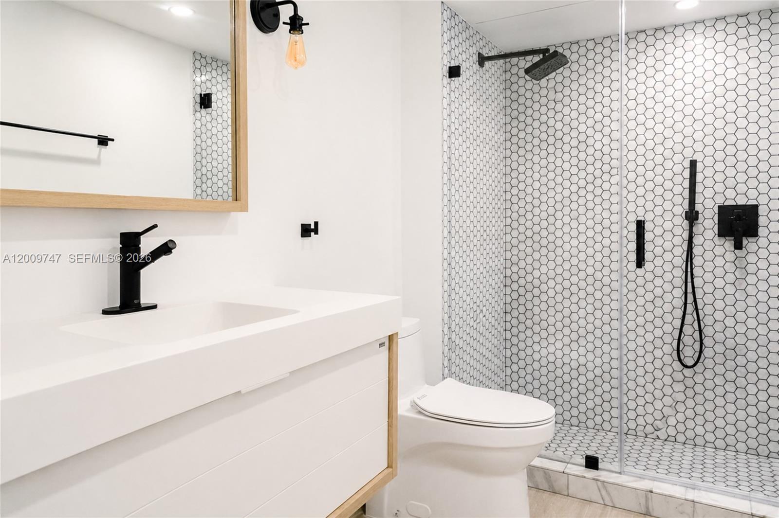 1331 Lincoln Road, Unit 1304 Miami Beach, FL 33139 - Photo 9 of 23