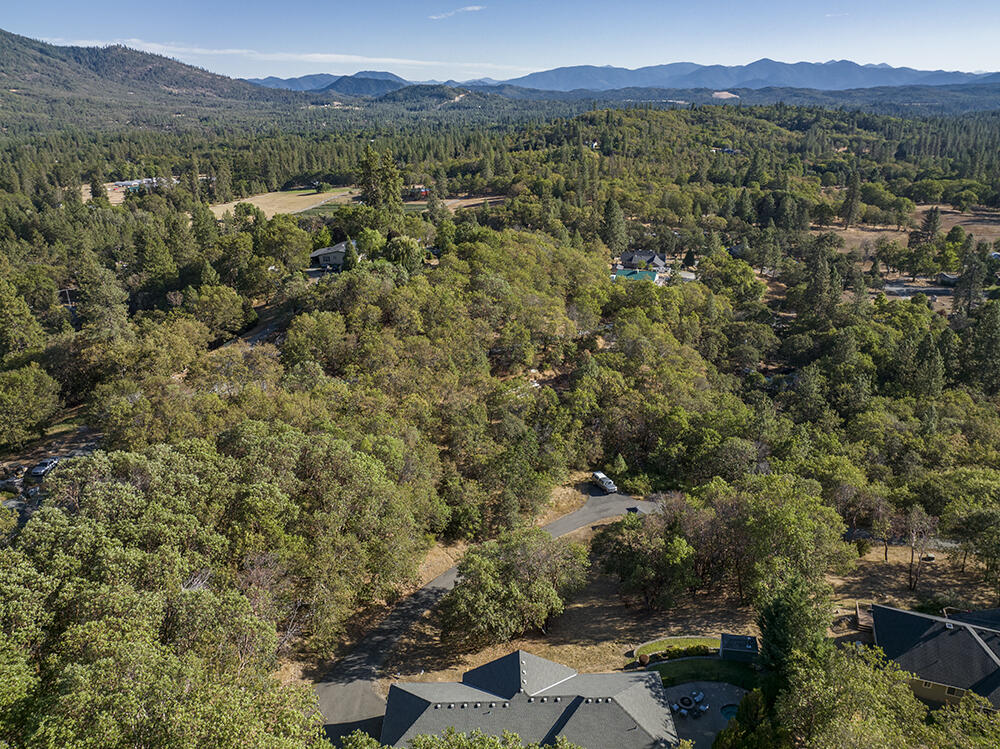 699 Three Pines Road Grants Pass, OR 97526 - Photo 38 of 40 44379884-094E-48ED-A28E-94063CC47D23