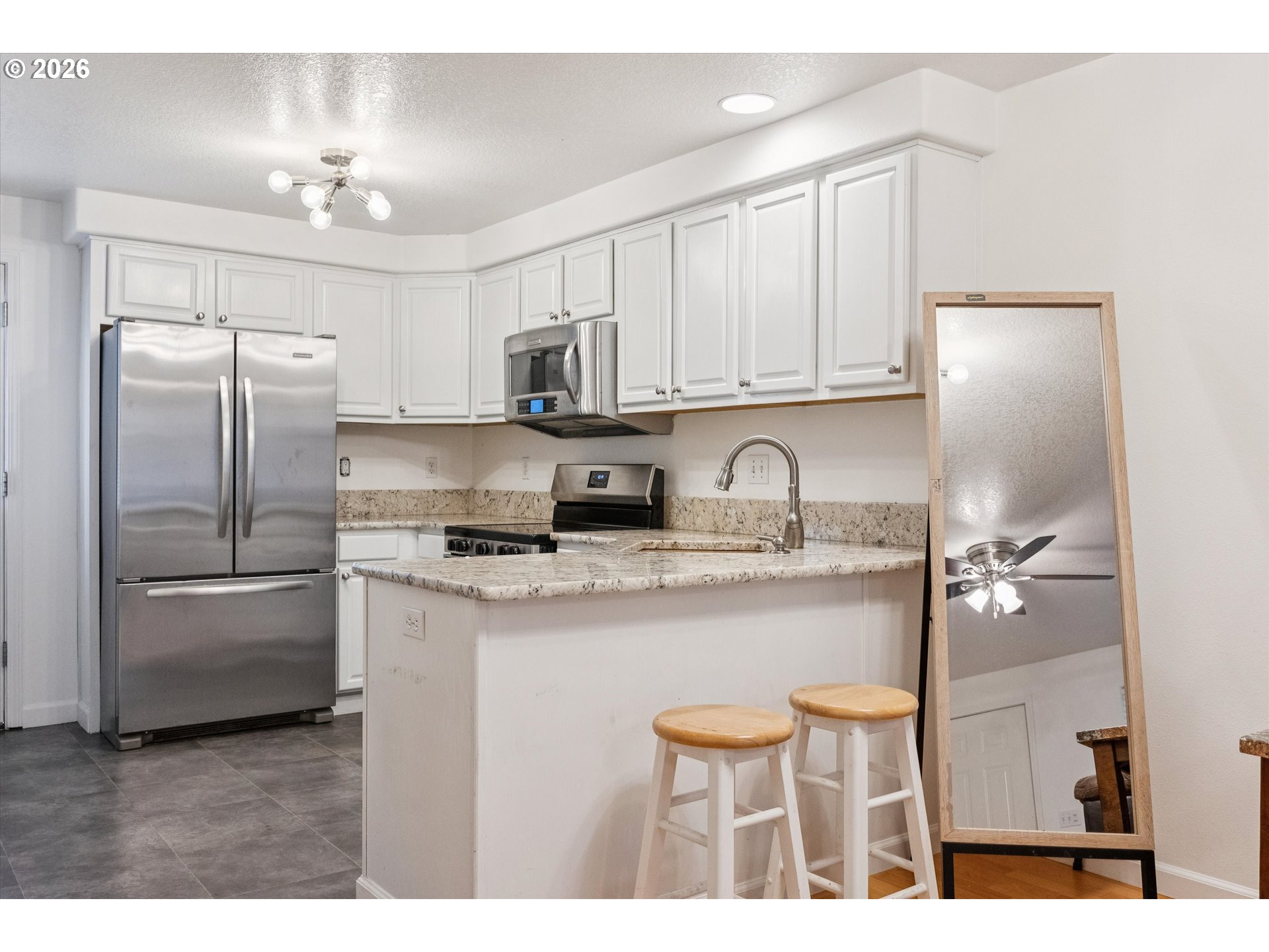 6224 Southeast Apollo Way Hillsboro, OR 97123 - Photo 6 of 17