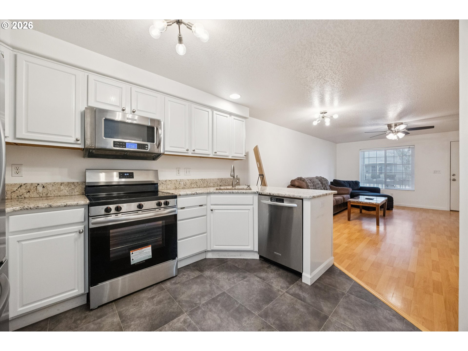 6224 Southeast Apollo Way Hillsboro, OR 97123 - Photo 8 of 17