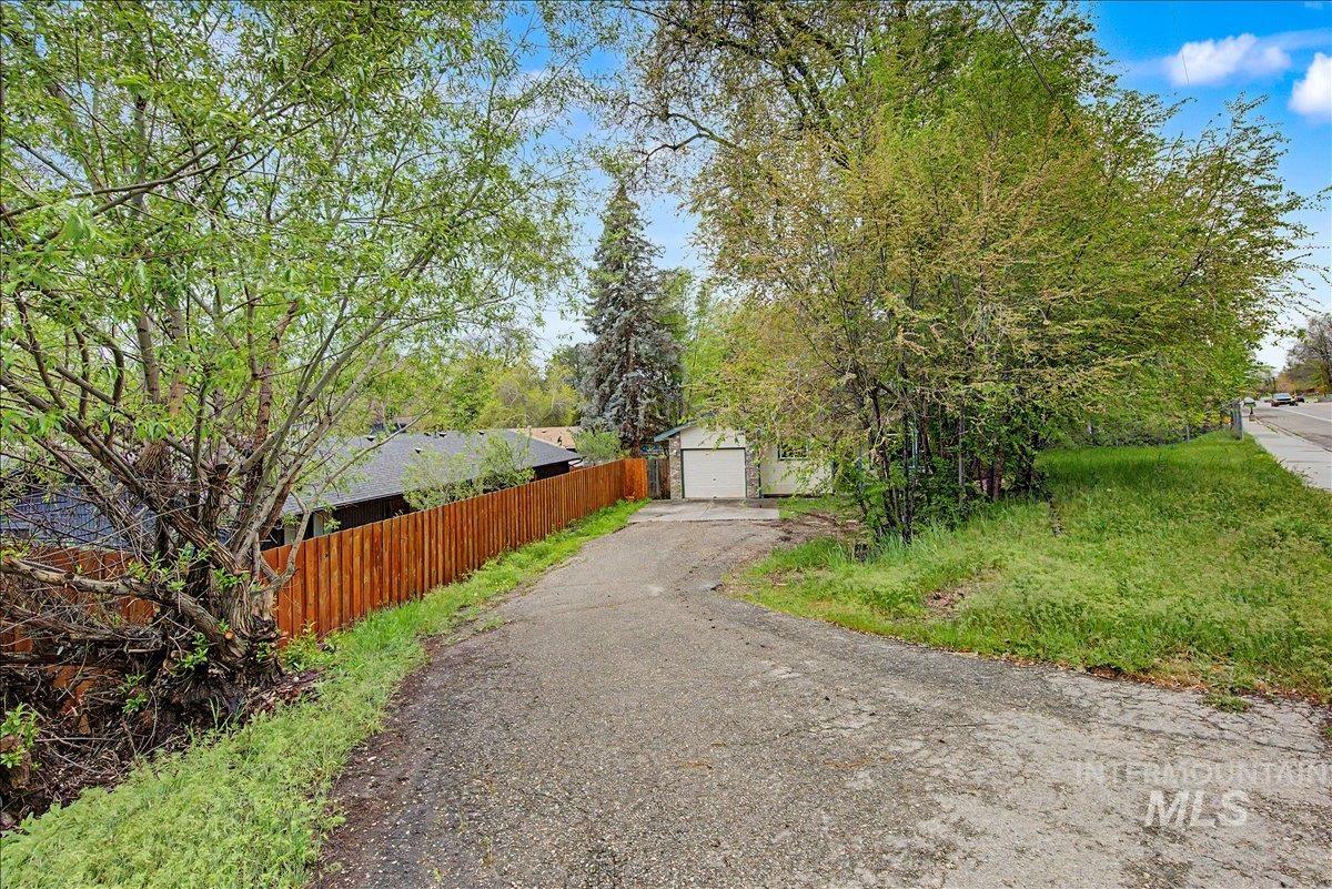 2501 West Hill Road Boise, ID 83702 - Photo 30 of 31 View of asphalt road