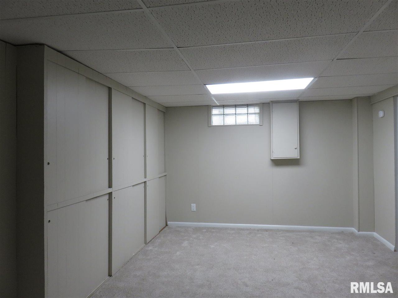 8309 Ridgewood Road Rock Island, IL 61201 - Photo 15 of 24 Gallery Image 15