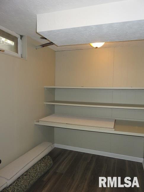8309 Ridgewood Road Rock Island, IL 61201 - Photo 17 of 24 Gallery Image 17