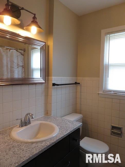 8309 Ridgewood Road Rock Island, IL 61201 - Photo 7 of 24 Gallery Image 7