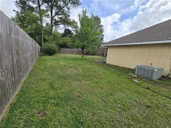 $2,400 | 200 Lake Sabine Court, Slidell, LA 70461
