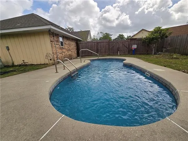 $2,400 | 200 Lake Sabine Court, Slidell, LA 70461