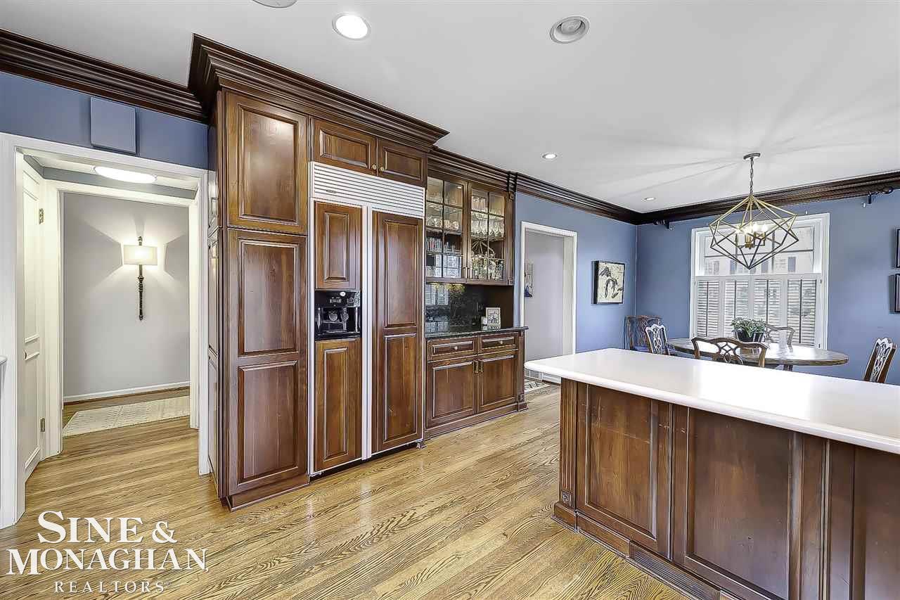 34 Edgemere Road Grosse Pointe, MI 48236 - Photo 12 of 67 50073675-11.JPG