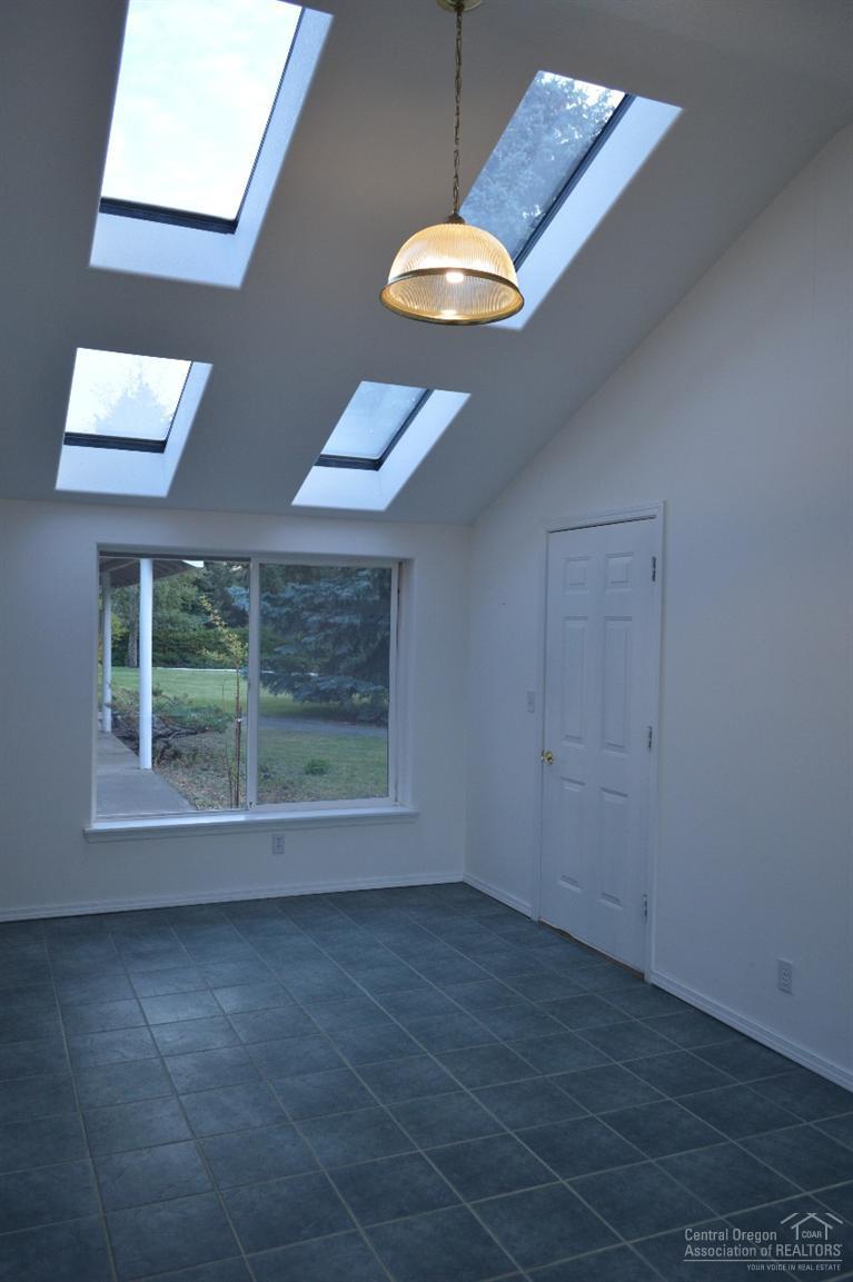 61658 Pettigrew Road Bend, OR 97702 - Photo 8 of 25 Gallery Image 8