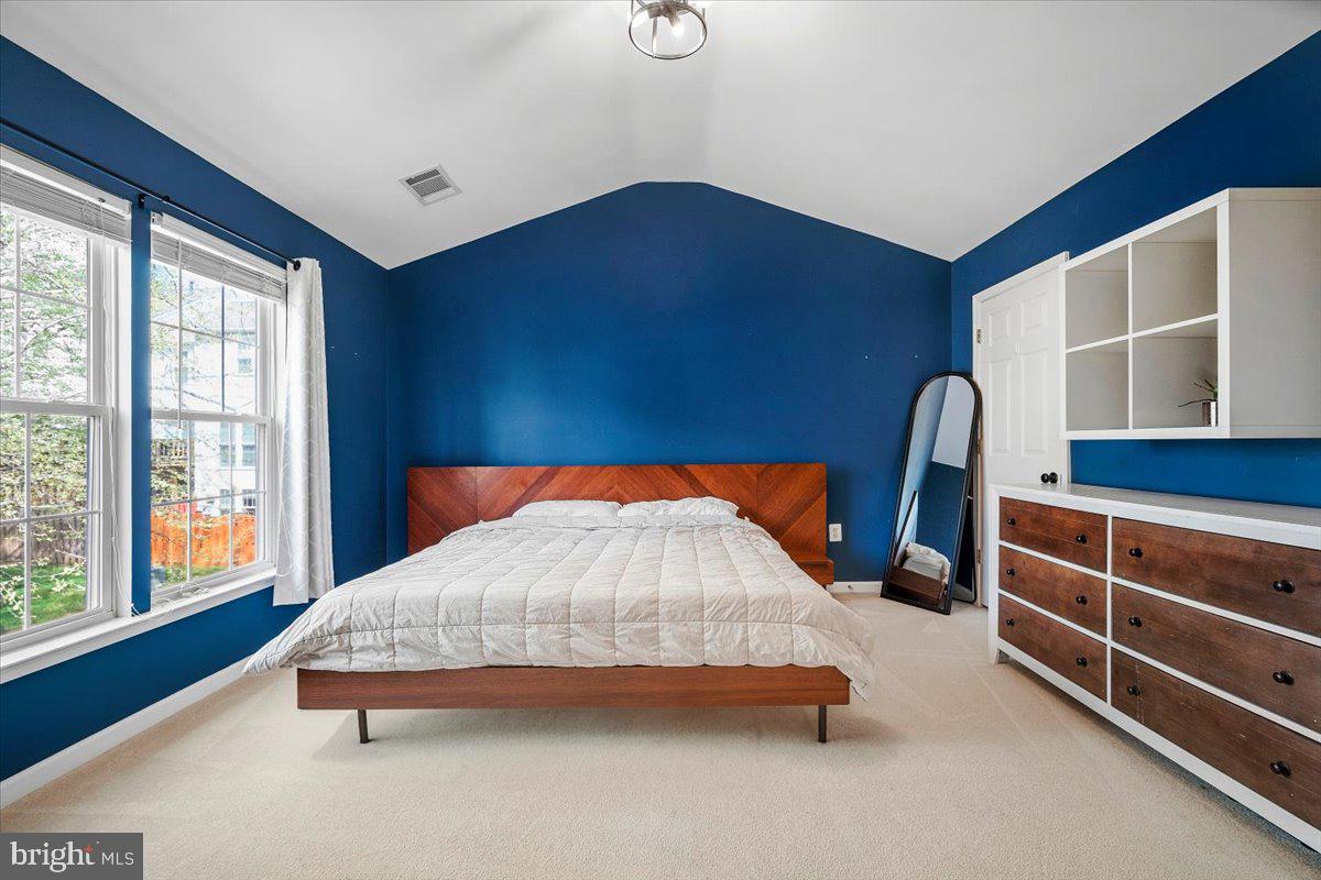 22019 Box Car Square Sterling, VA 20166 - Photo 14 of 31 a bedroom with a bed and window