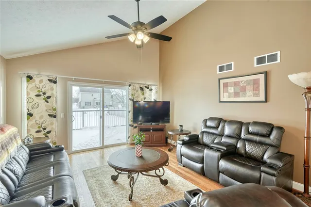 $269,900 | 24 Silver Maple Drive, Gates, NY 14559