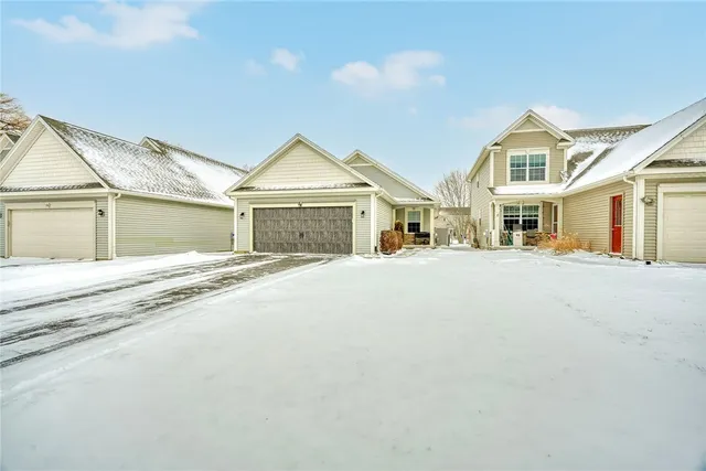 $269,900 | 24 Silver Maple Drive, Gates, NY 14559