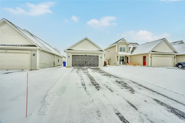 $269,900 | 24 Silver Maple Drive, Gates, NY 14559