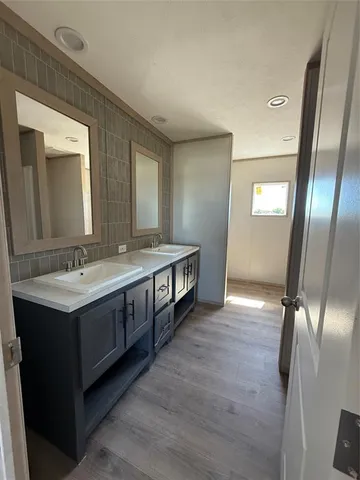 $220,000 | 7740 Northwest County Road 1200, Barry, TX 75102